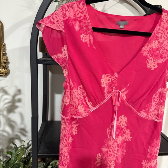 Ann Taylor Vibrant Pink V-Neck Dress - Picture 5 of 8